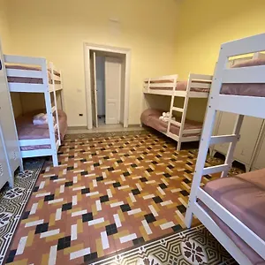 A I R H1o Hostel